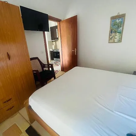 Alda's Apartment Golem (Tirana)